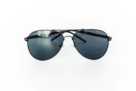 Black aviator sunglasses for your sustainable Halloween costumes