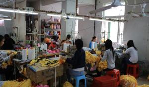 women working in Chinese clothing factory